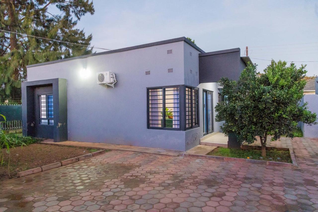 Blue Agave F2 Lägenhet Lusaka Exteriör bild